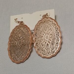 Elegant Gold Filigree Earrings